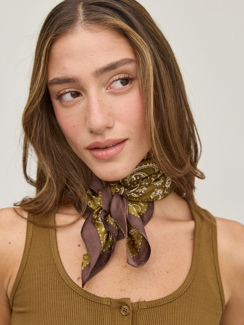 מטפחת הדפס פייזלי I ירוק זית