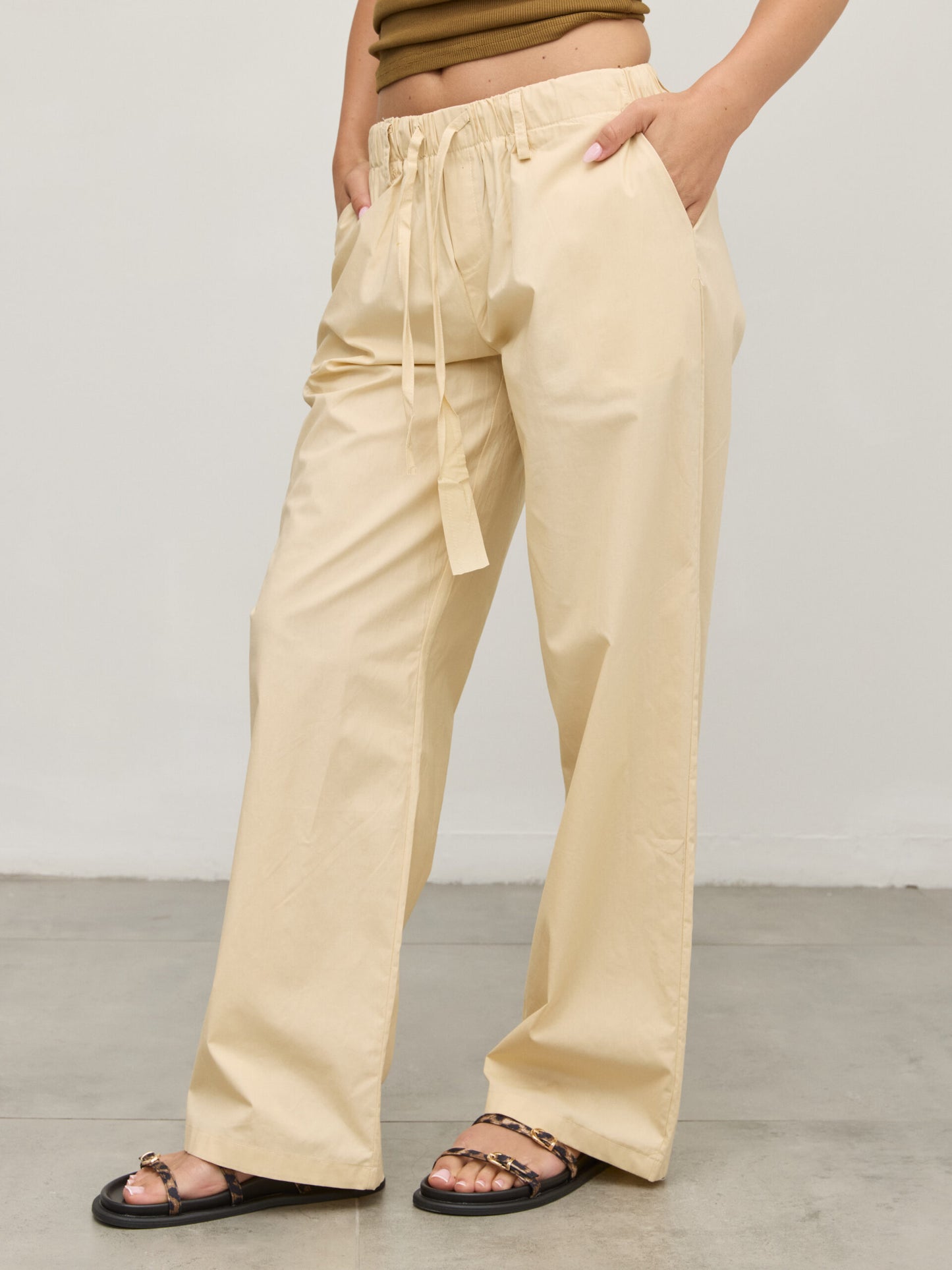 מכנסי דניאל | בז'