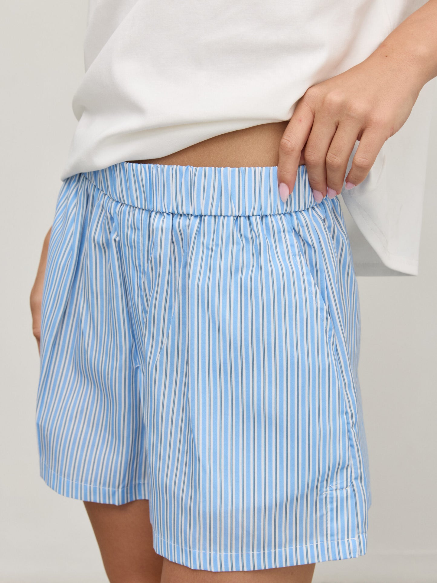 מכנסיים קצרים פסים פולי | תכלת