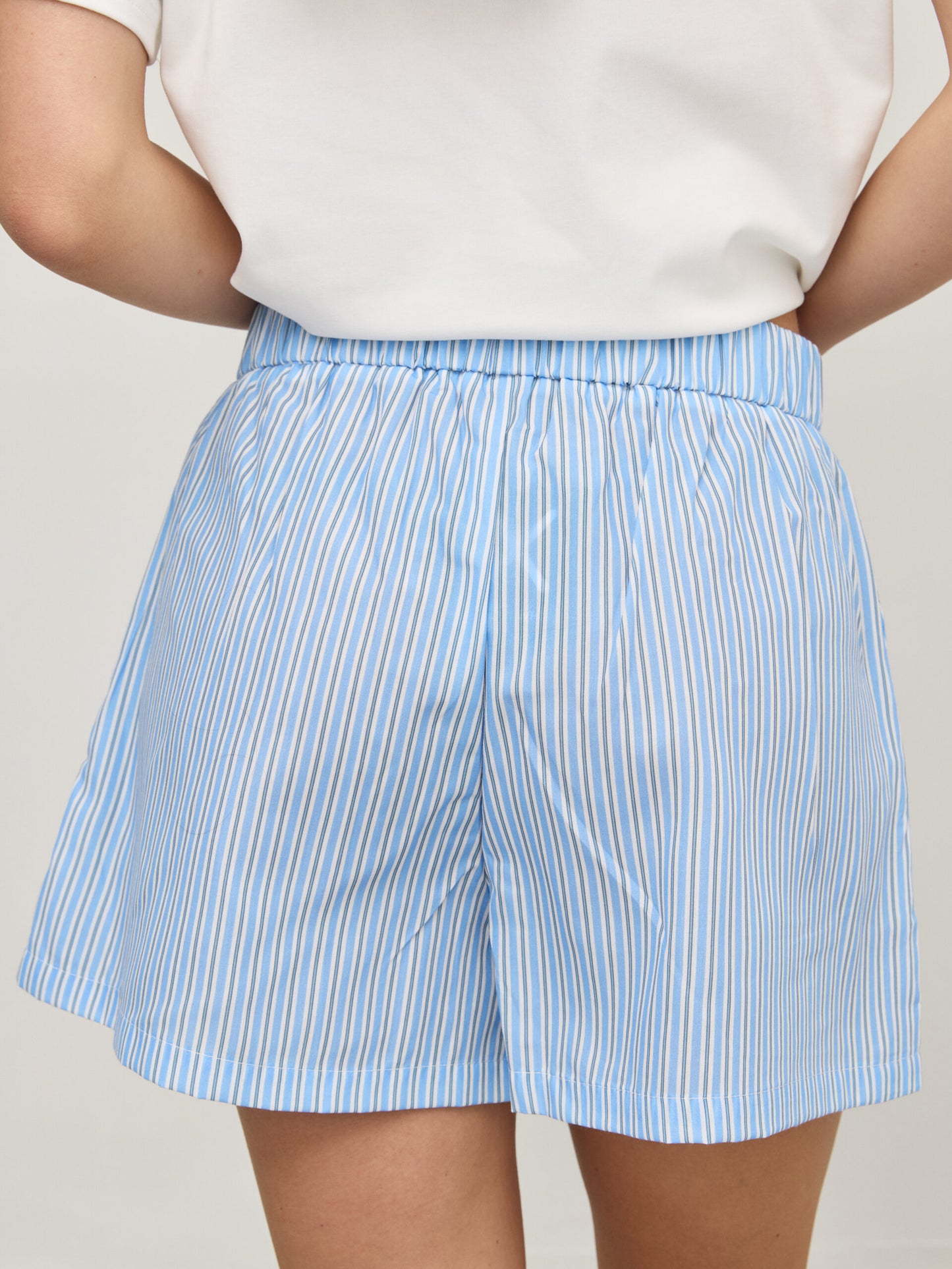 מכנסיים קצרים פסים פולי | תכלת