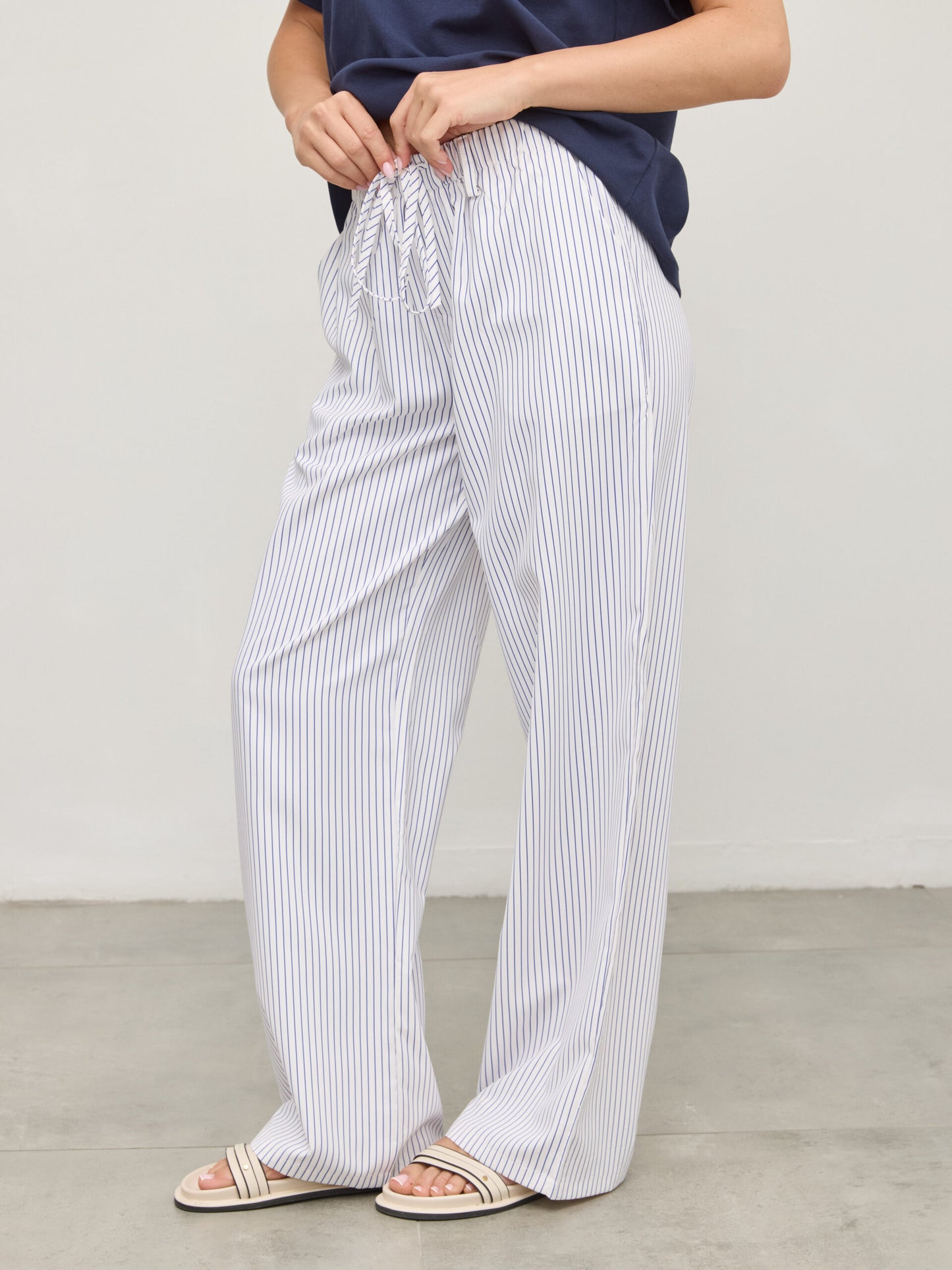 מכנסי דניאל | פסים לבן