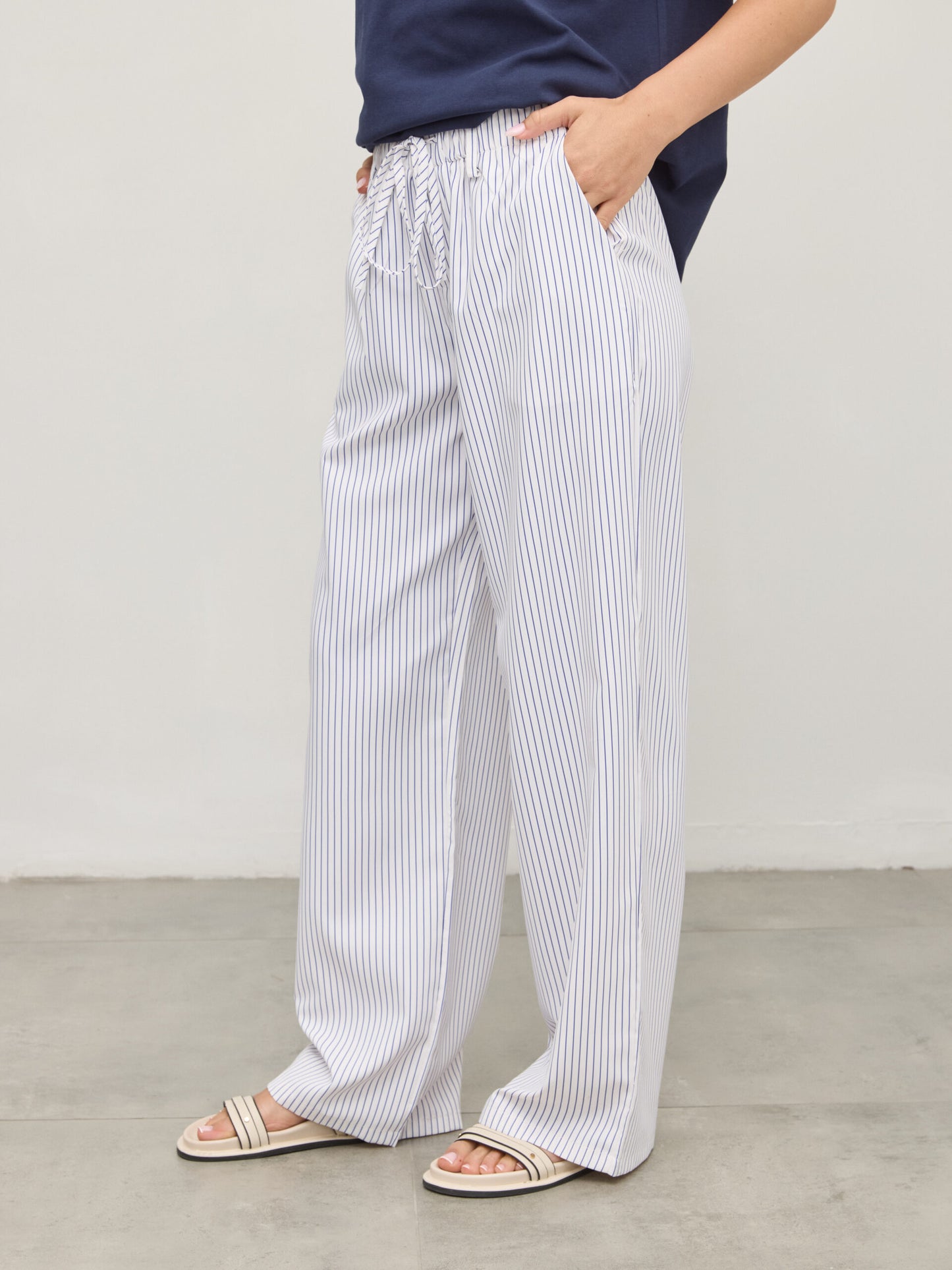 מכנסי דניאל | פסים לבן