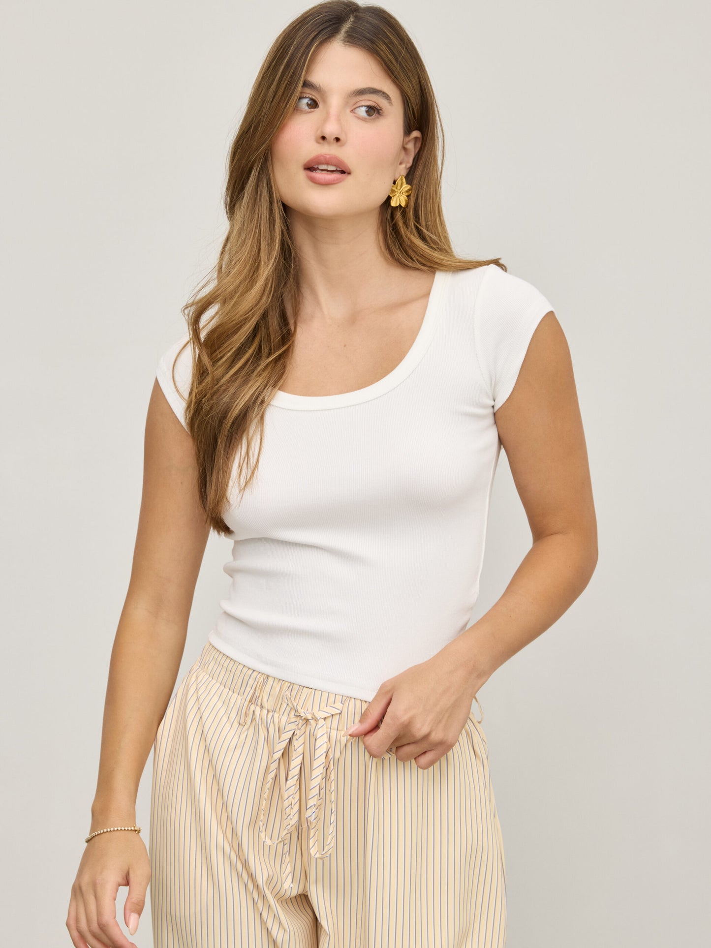 טישירט בייסיק צווארון עגול אליאנה | לבן