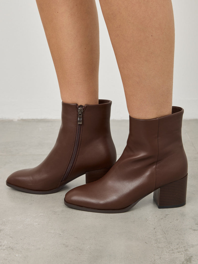 מגפוני עקב סבין | חום