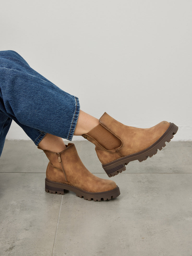 מגפוני סוליית טרקטור מקנזי | קאמל