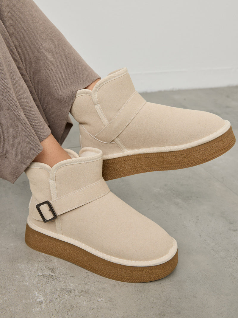 מגפוני פרווה אבזם קלאוס | בז'