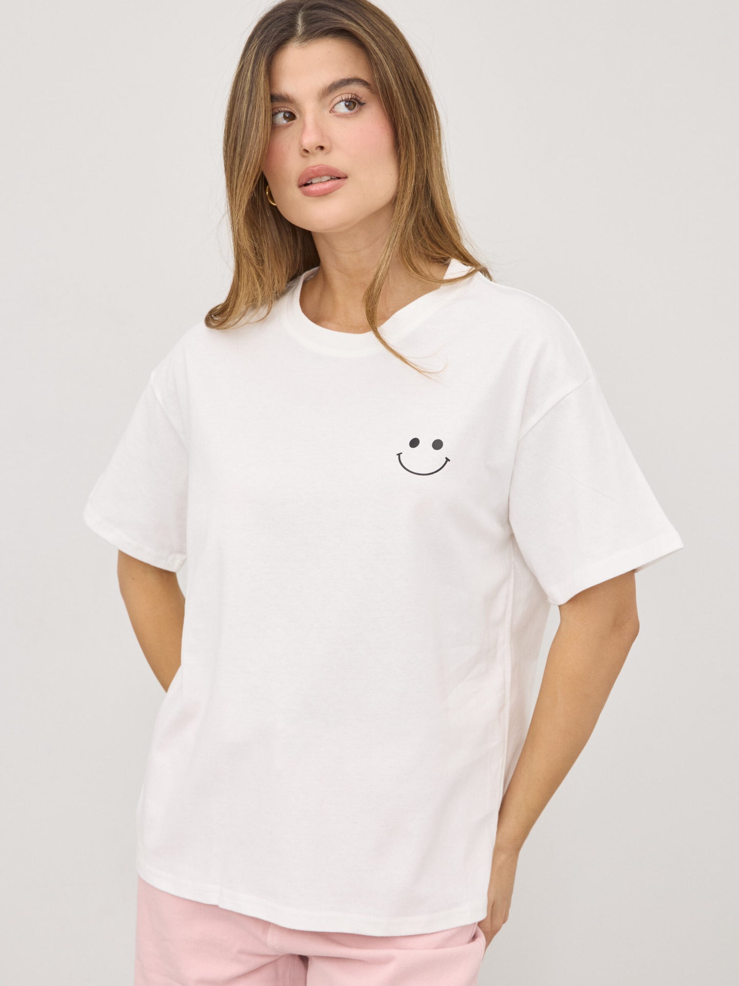 טישירט הדפס סמיילי הוליס | לבן
