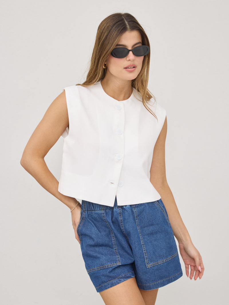 ווסט מחויט מונה | לבן