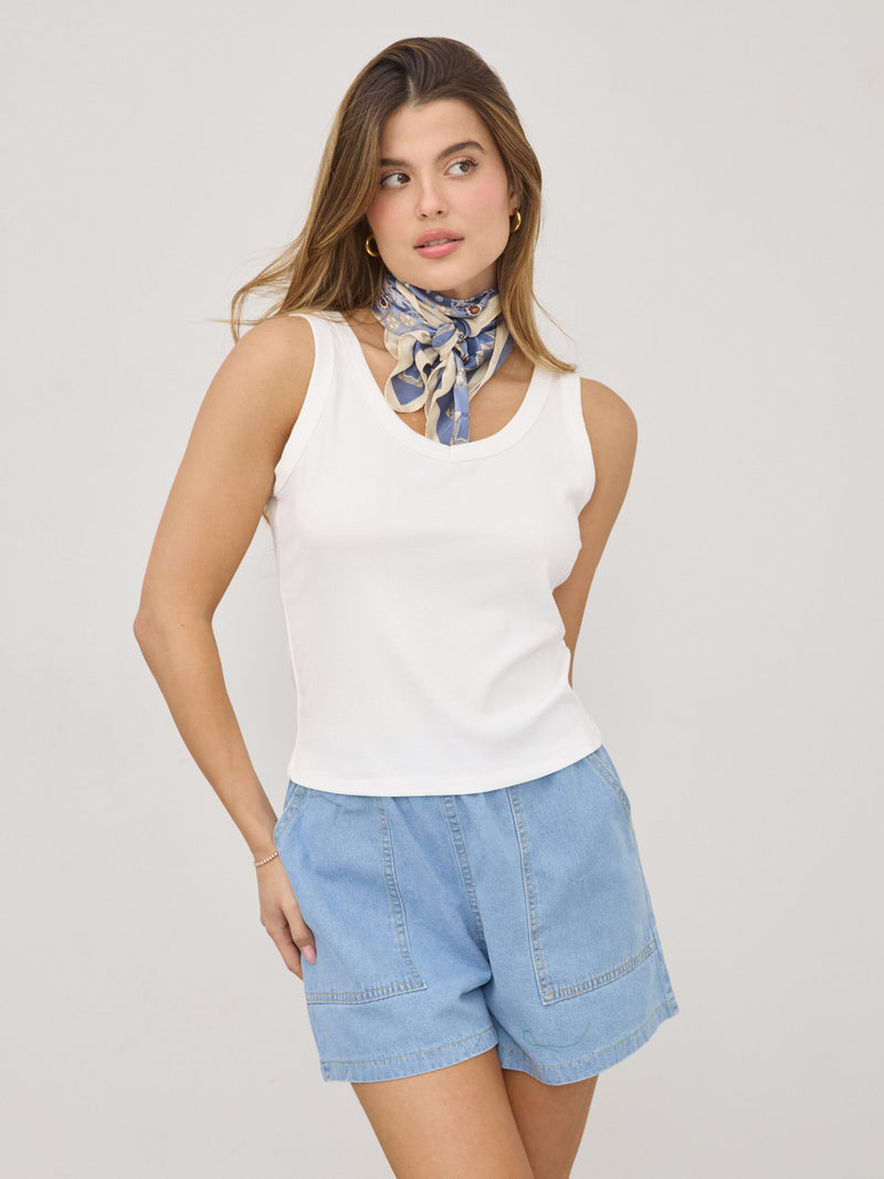 גופיית בייסיק טראוויס | לבן