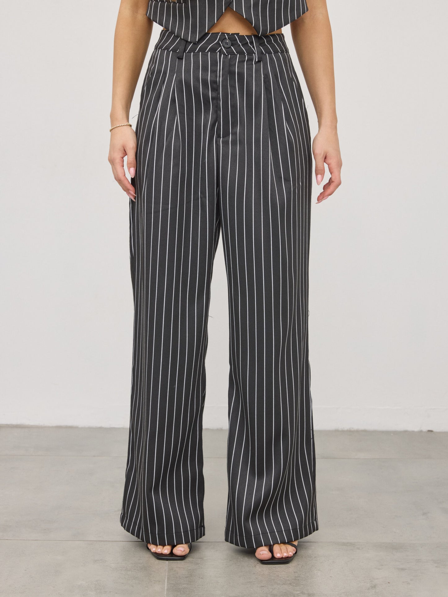 מכנסיים מחוייטים פסים ארין | שחור