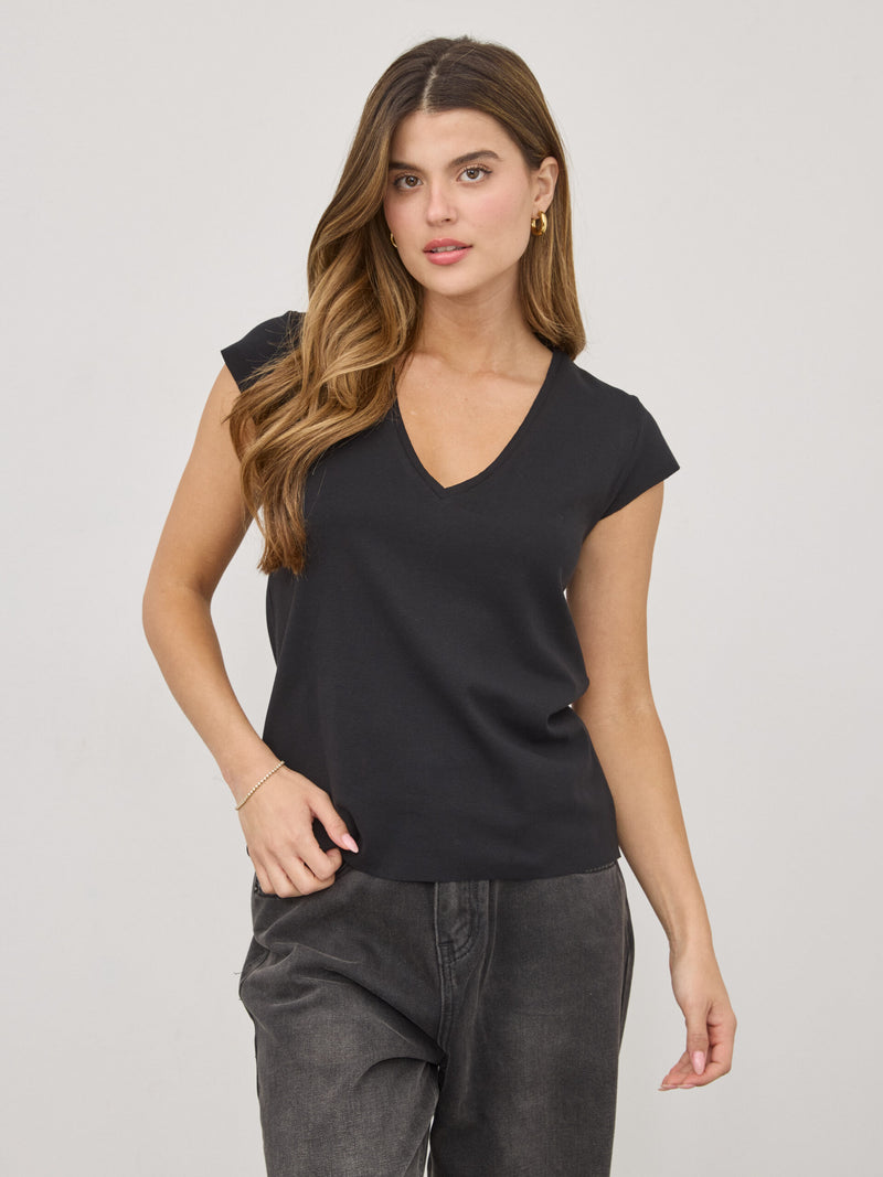 טישירט בייסיק וי פפר | שחור