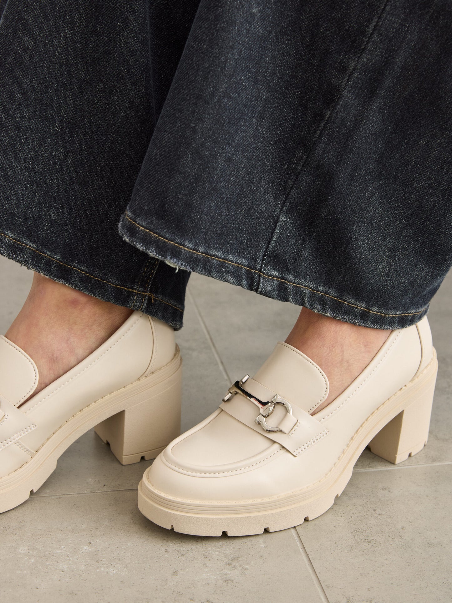 מוקסין  סוליית טרקטור עקב פיי | בז'