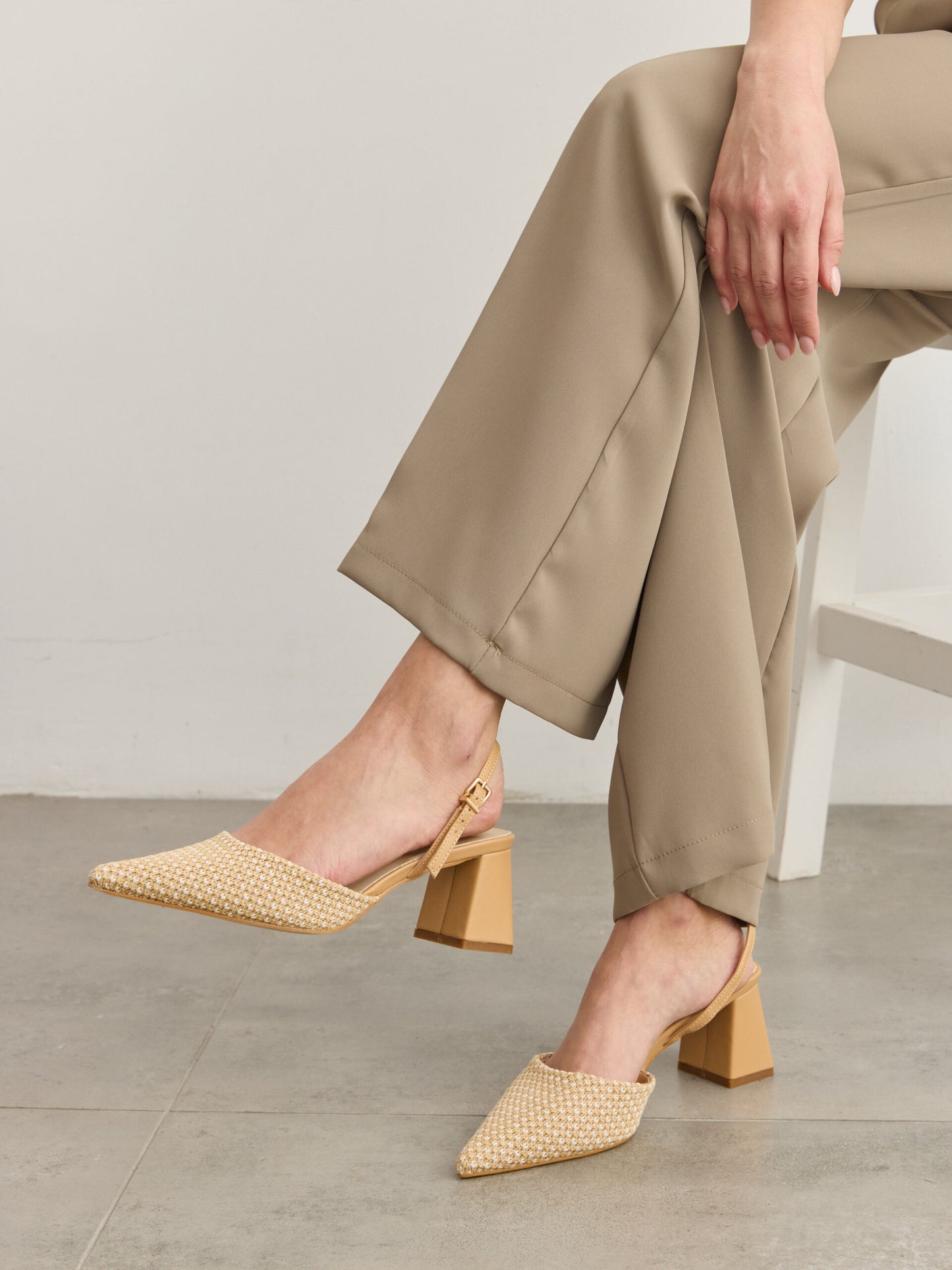 נעלי עקב נולאן | קש