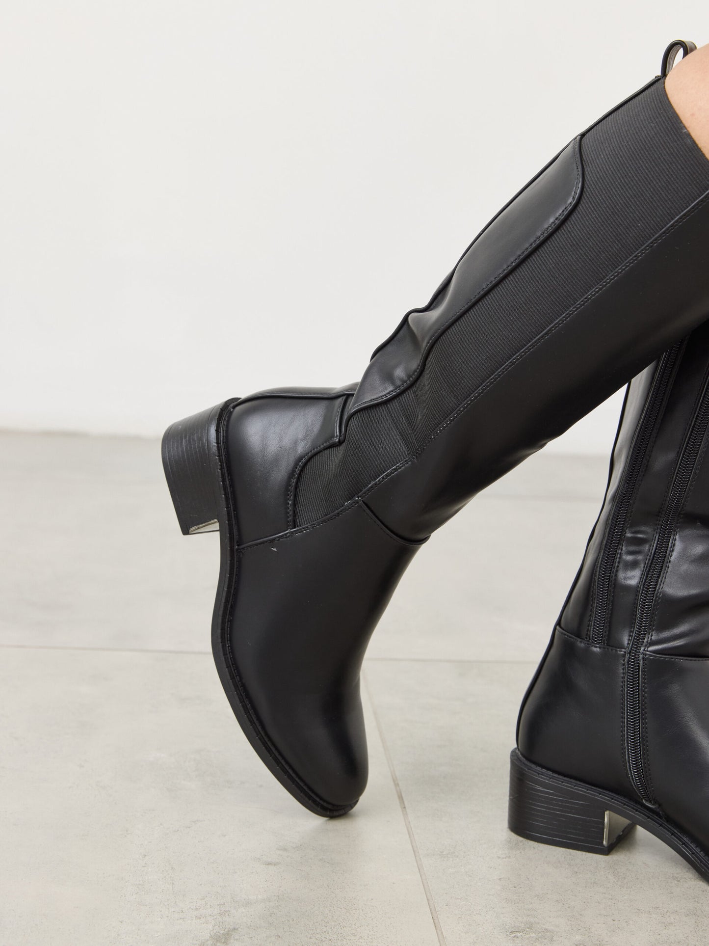 מגפי עקב קלריס | שחור