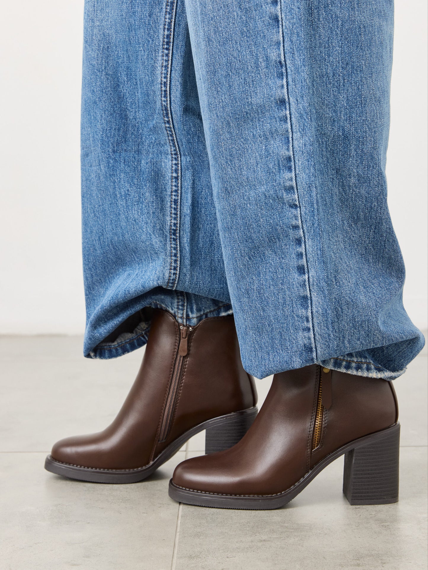 מגפוני עקב סיאל | חום