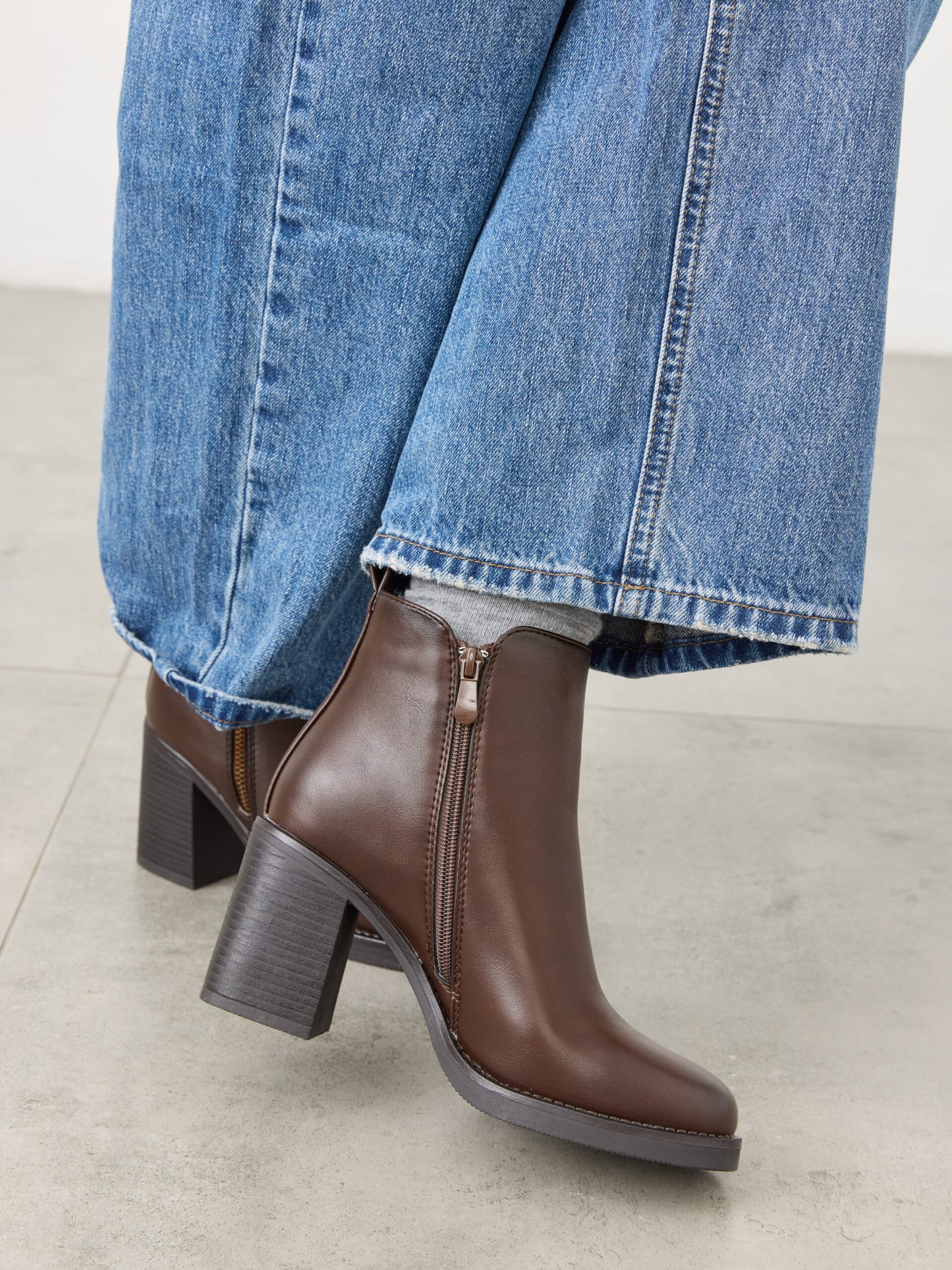 מגפוני עקב סיאל | חום