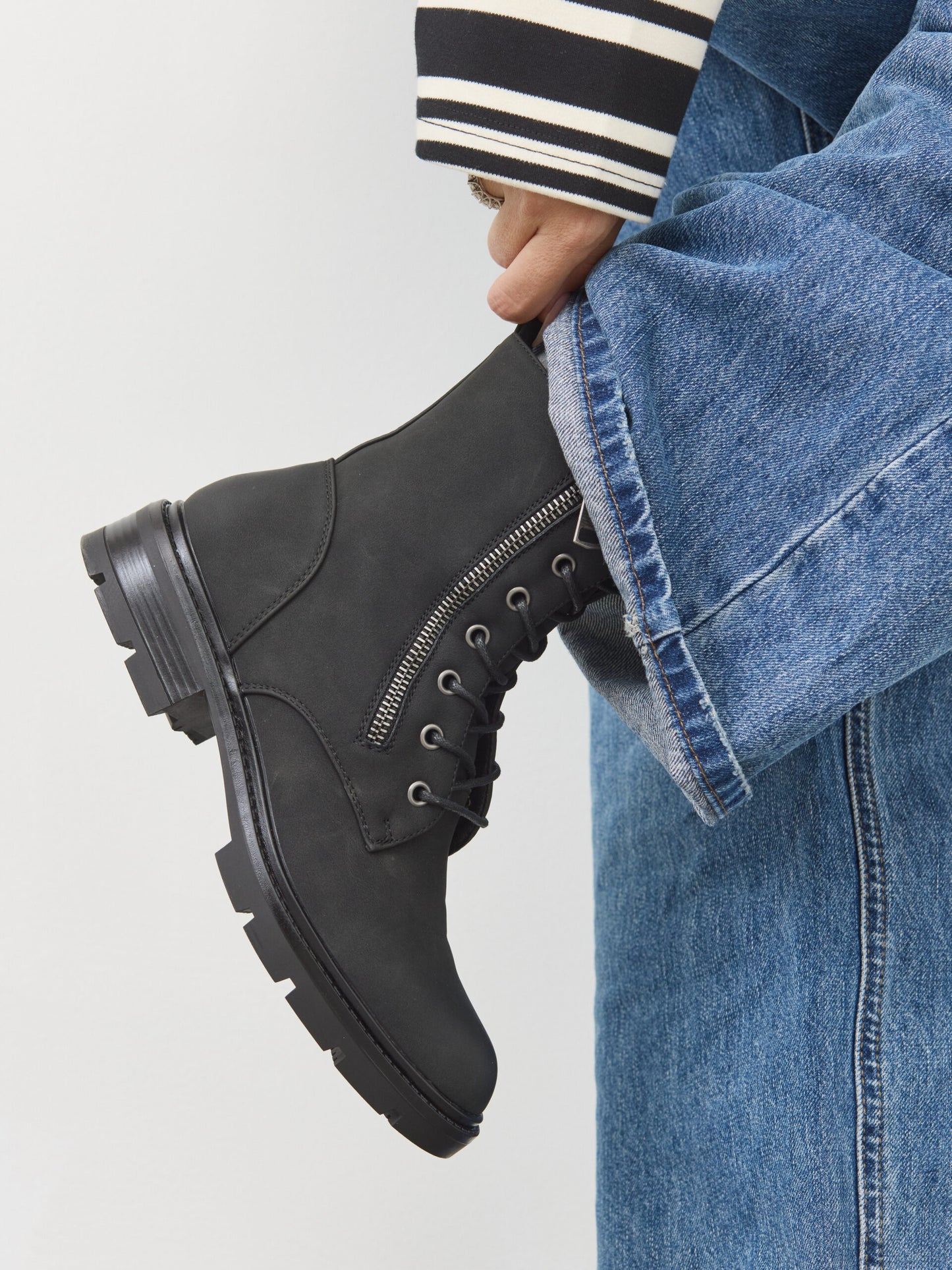 מגפוני טרקטור שרוכים דייגו | שחור