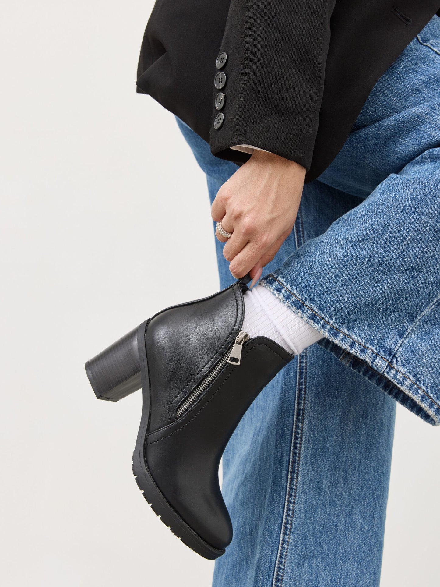 מגפוני סוליית טרקטור עקב  הרפר I שחור