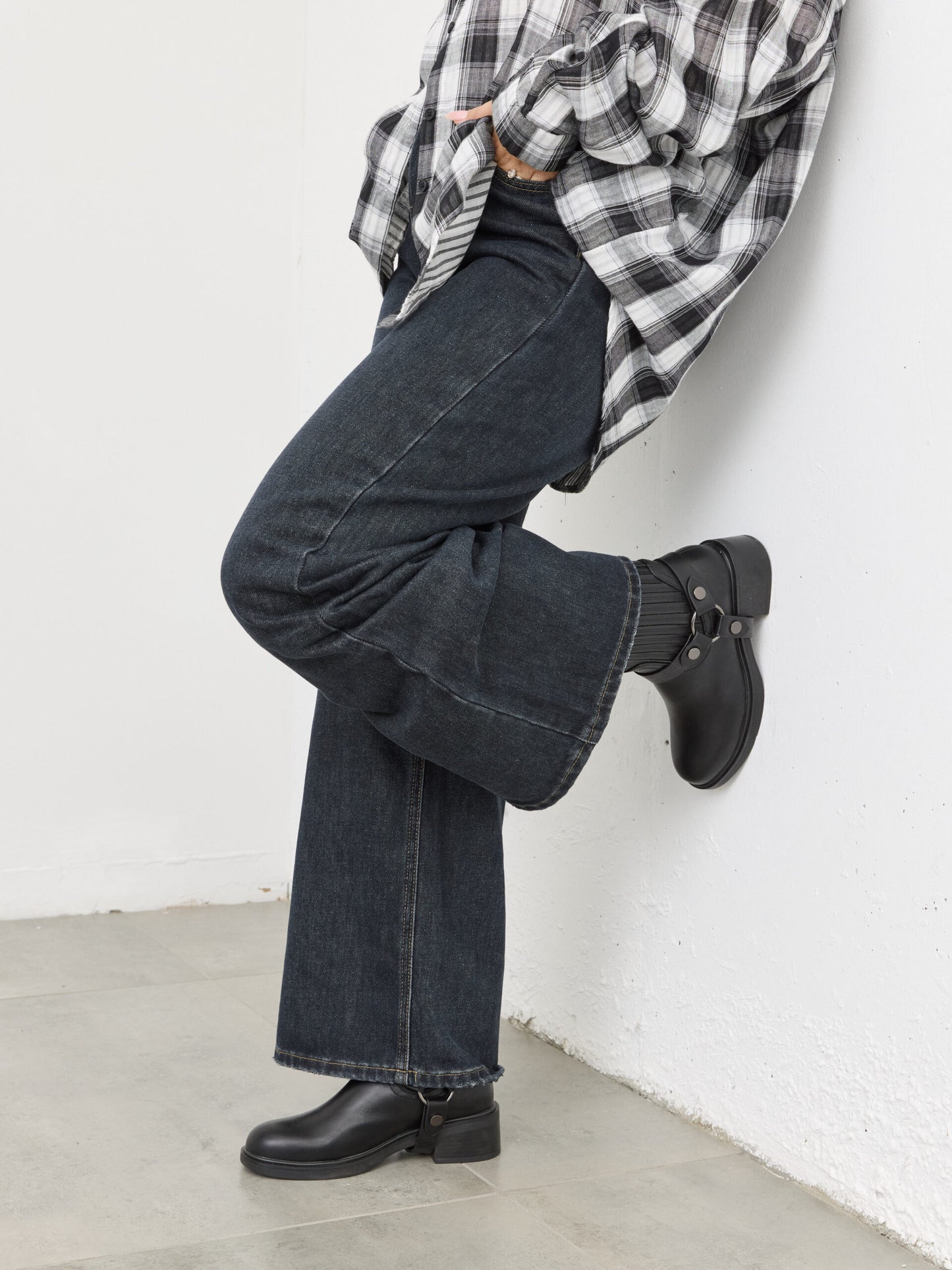 מגפוני אבזם לוק | שחור