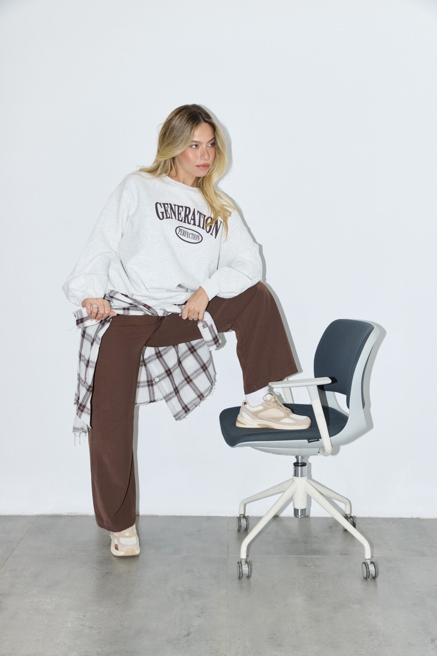 סניקרס ONEILL | בז'