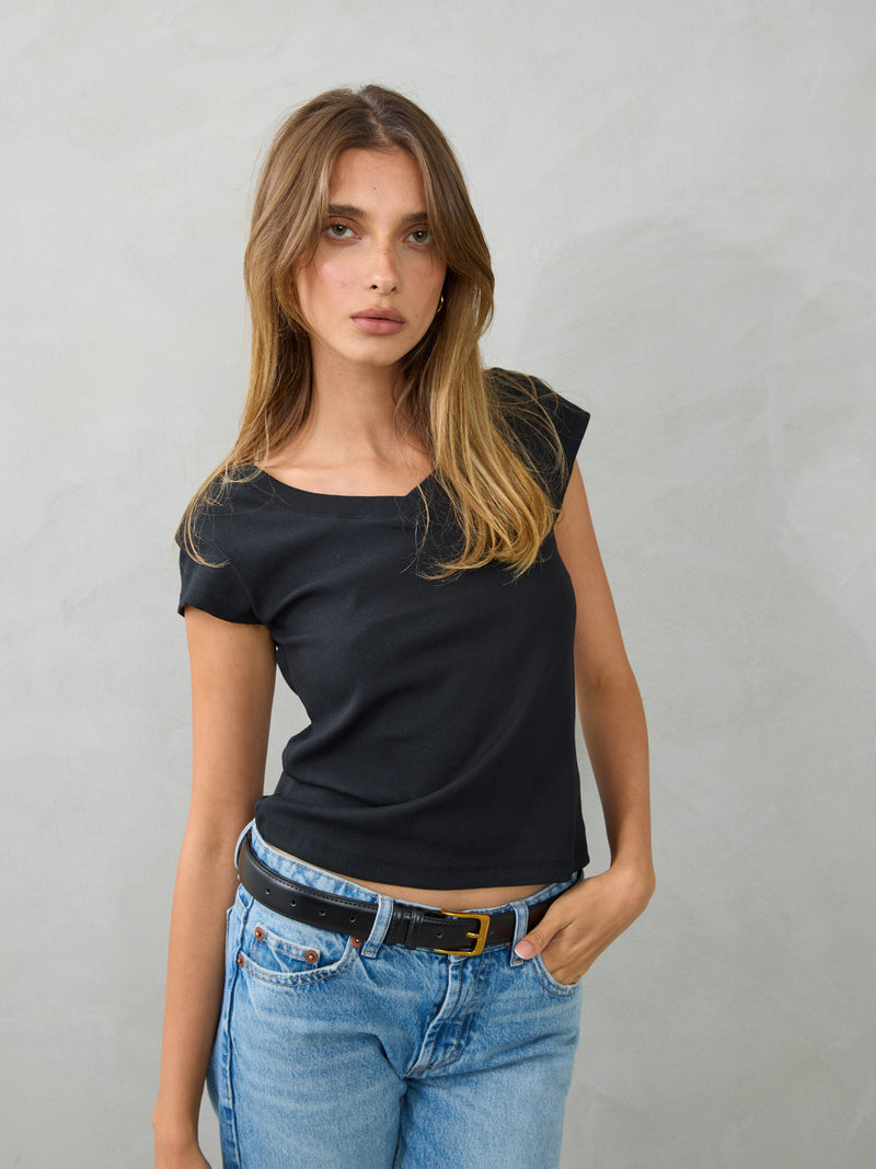 חולצת בייסיק שילי | שחור