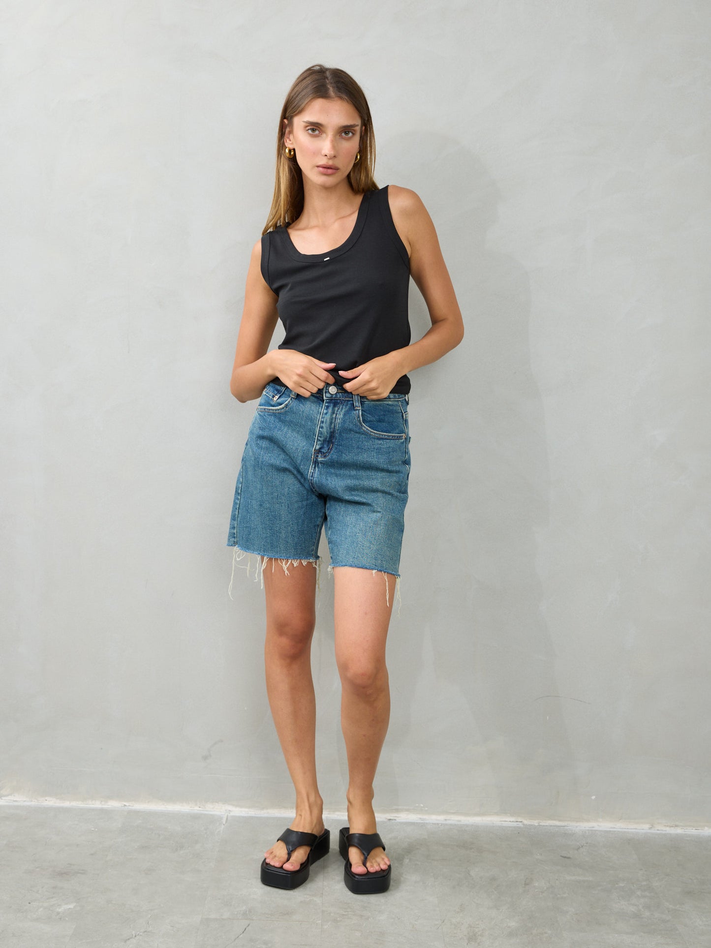 גופיית בייסיק לורי | שחור