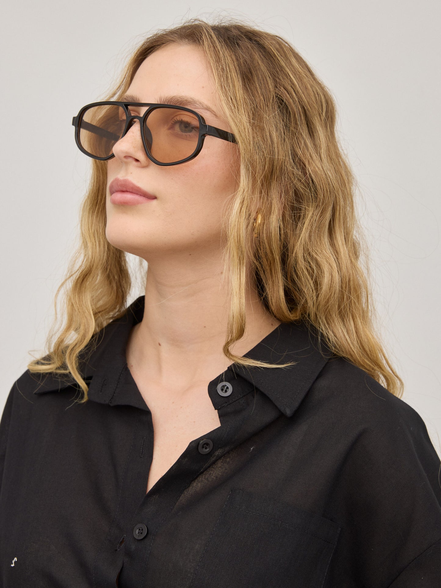 חולצה מכופתרת פשתן פלורנס | שחור