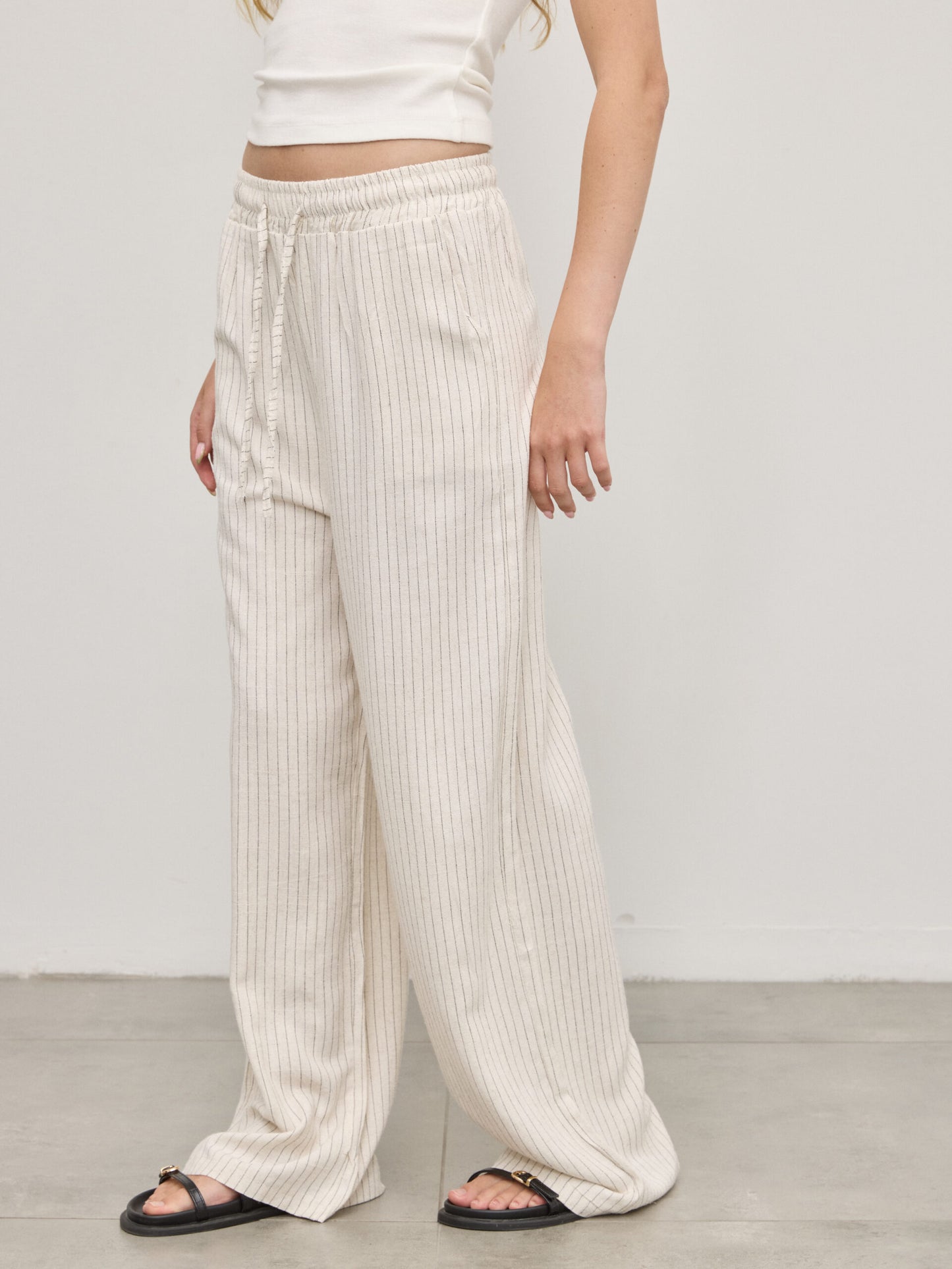 מכנסי פשתן פסים אמילי | בז'