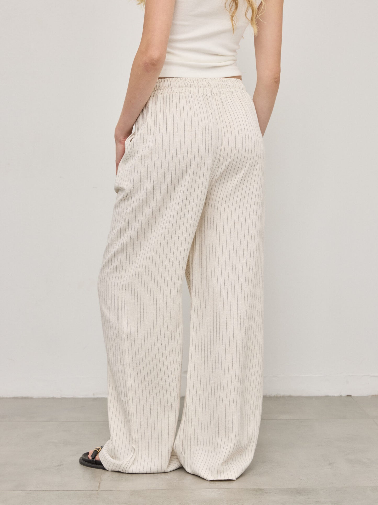 מכנסי פשתן פסים אמילי | בז'