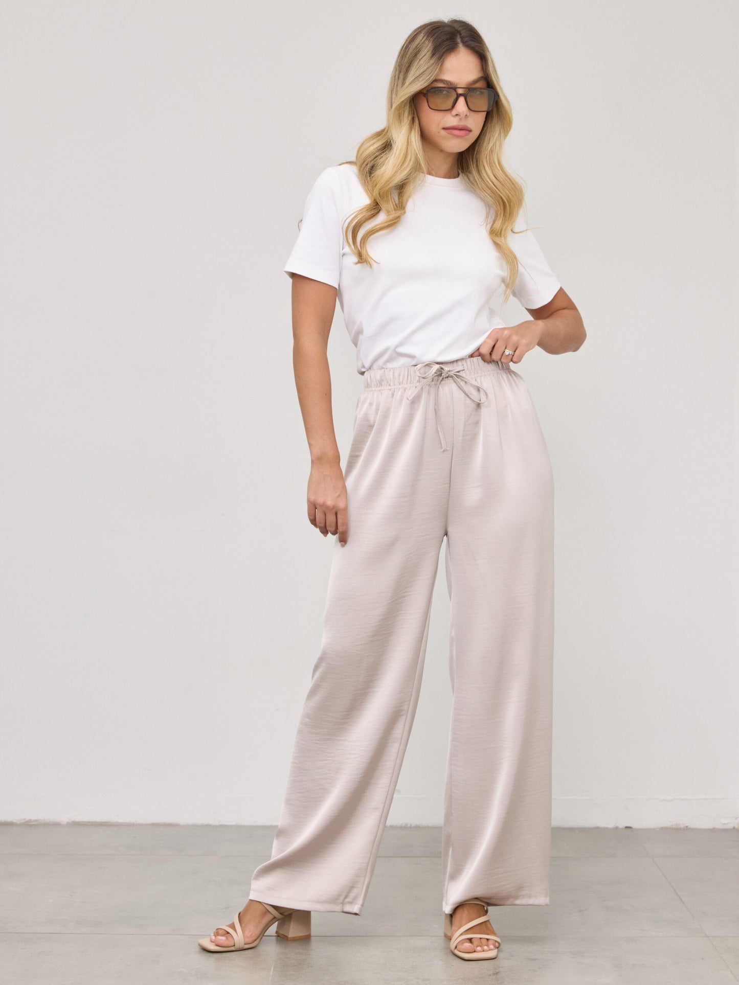 כפכפי עקב רצועות דקות אלבי | בז'