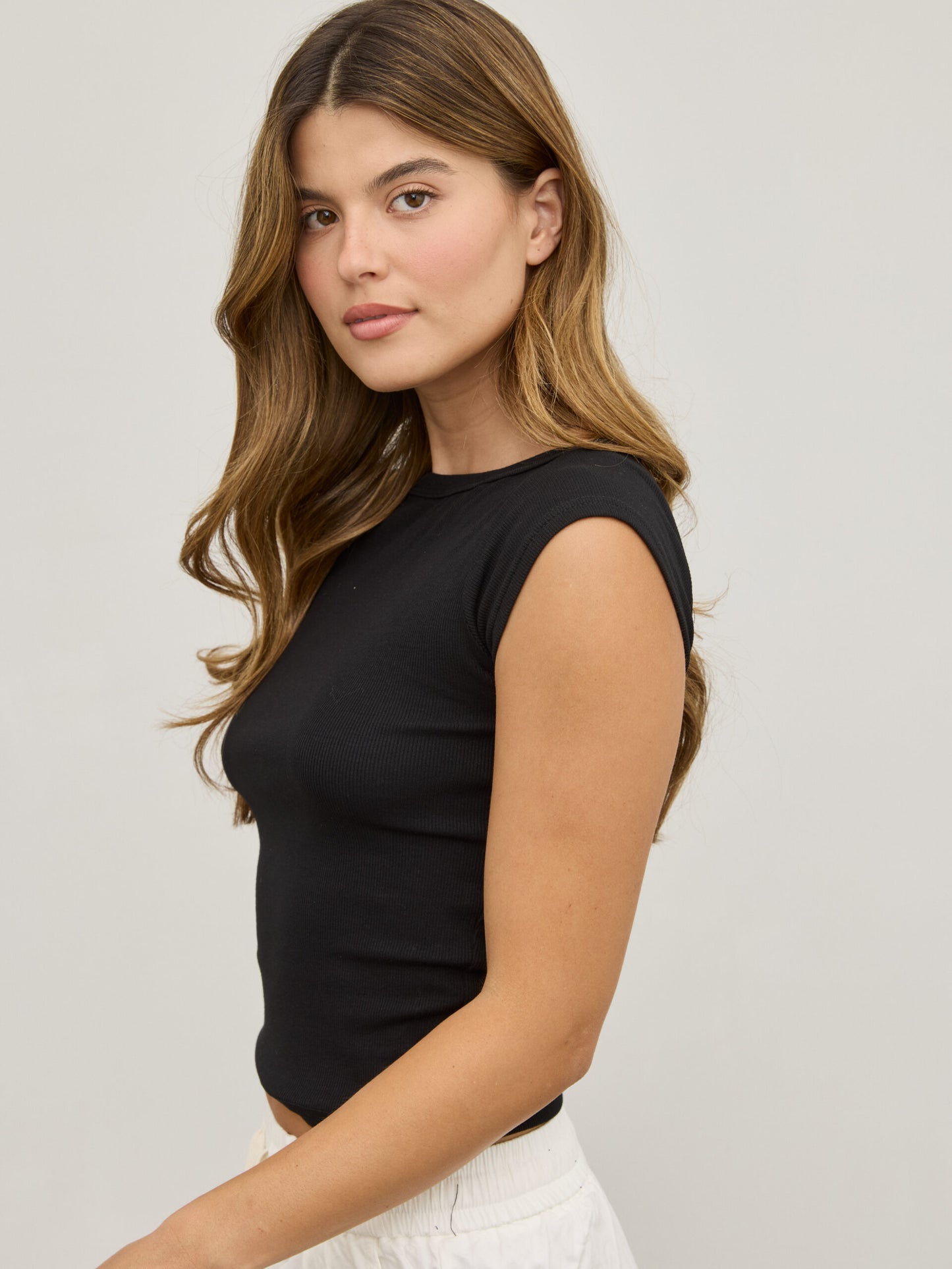 טישירט בייסיק זואי | שחור