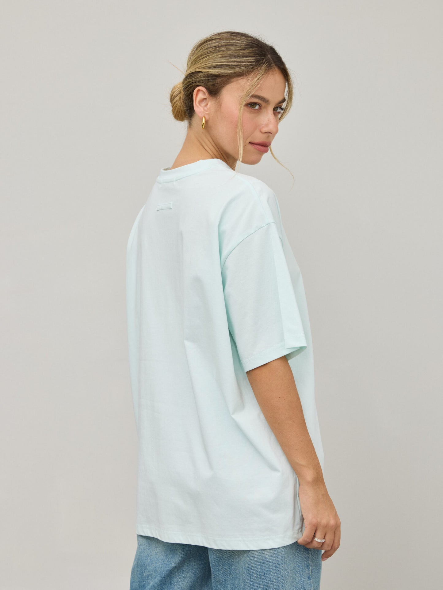 טישירט בייסיק אוברסייז נואלי | תכלת