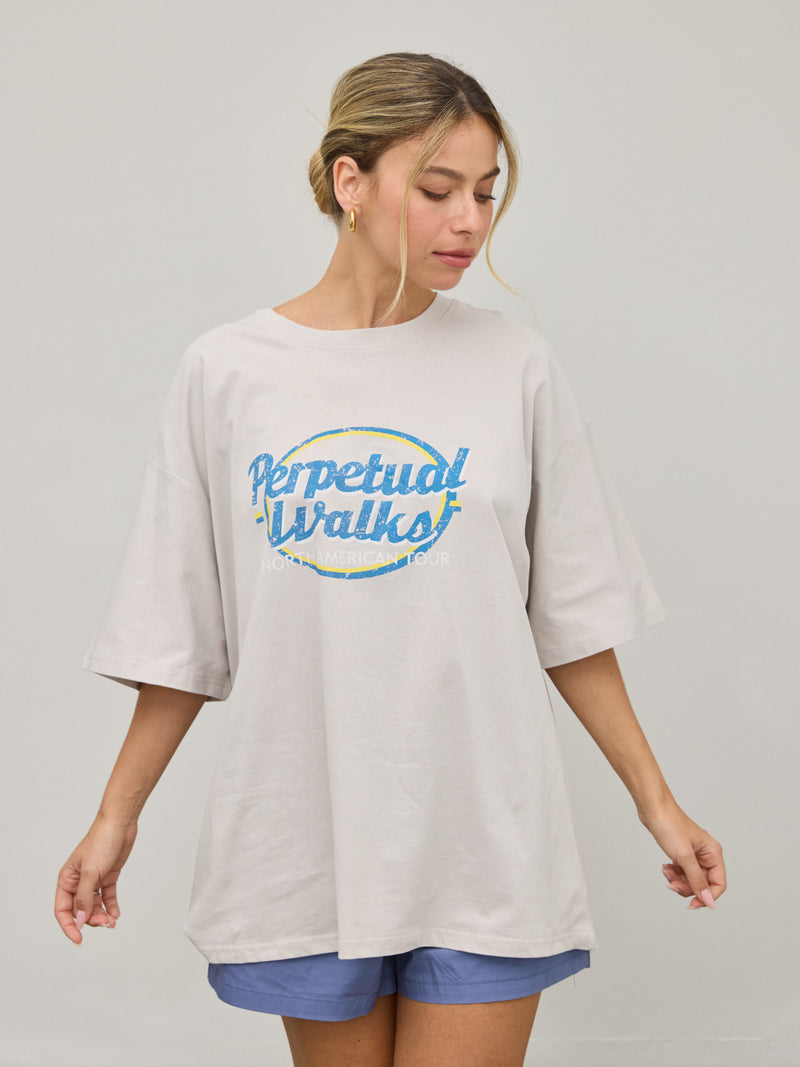 טישירט אוברסייז פרינט PERPETUAL WALKS | אפור