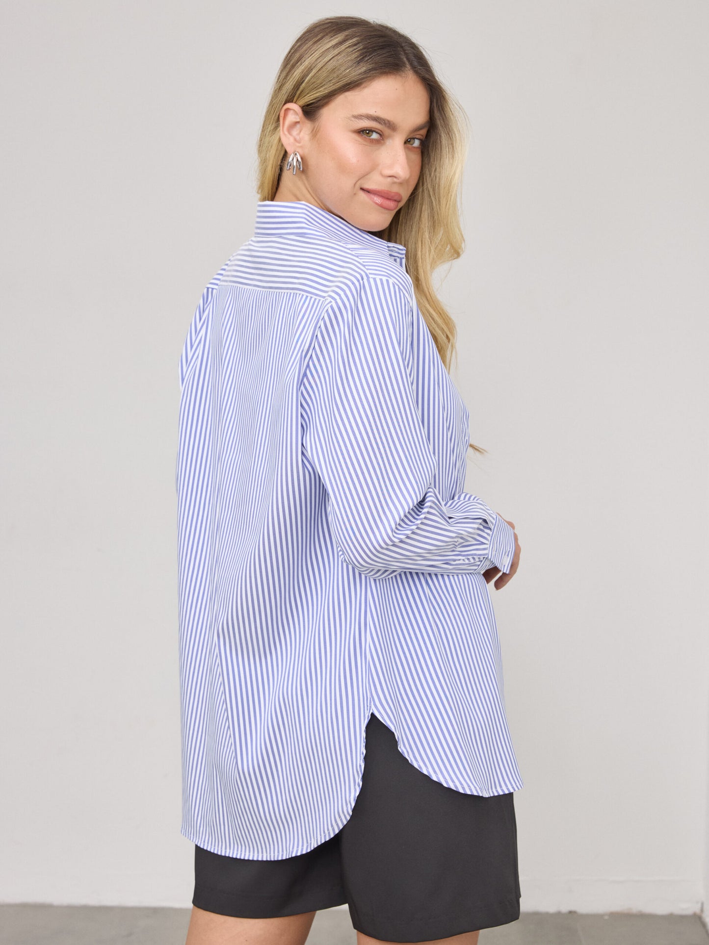 חולצה מכופתרת פסים מנדי | כחול
