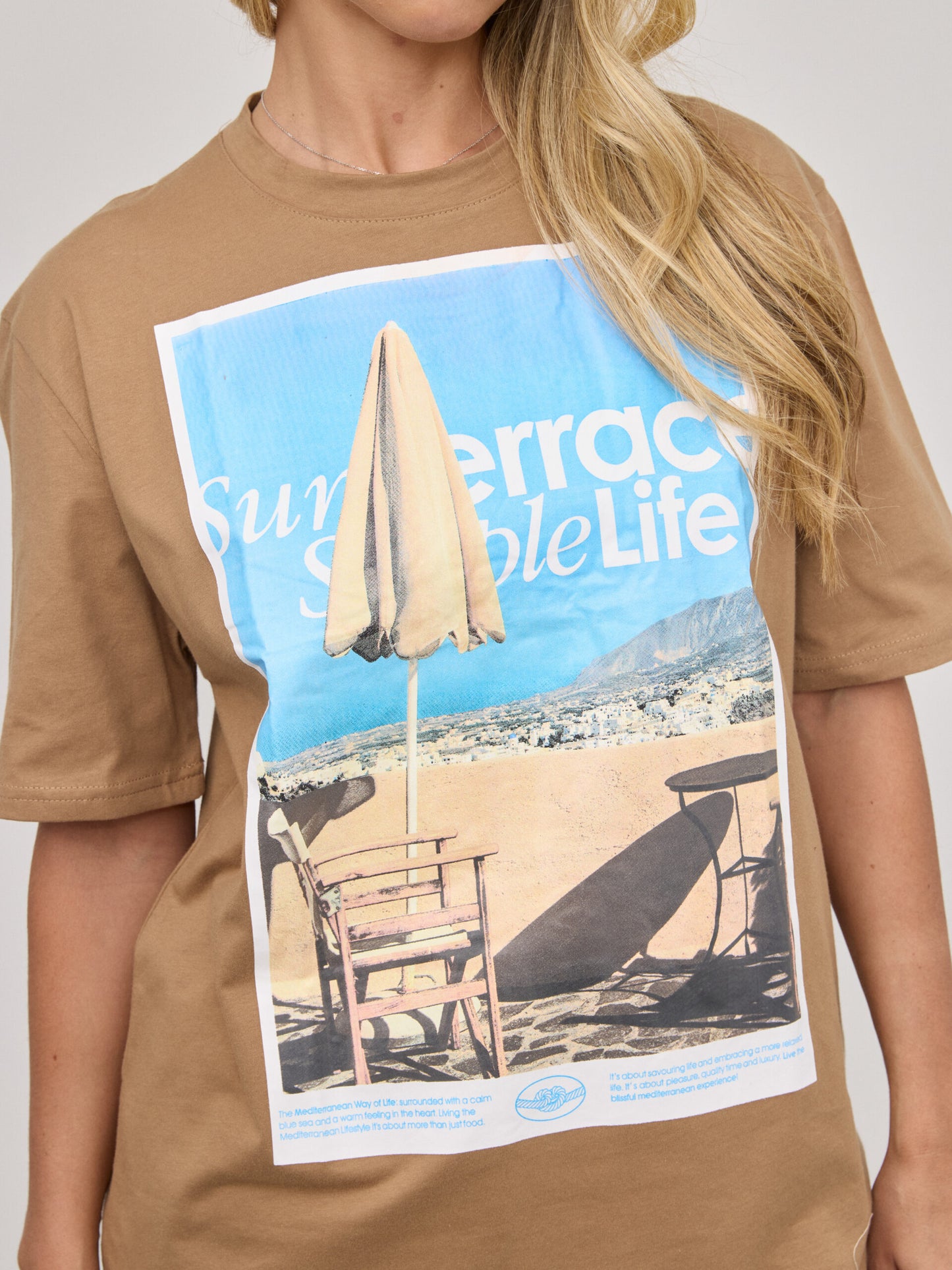 טישירט הדפס SUN TERRANCE | חום