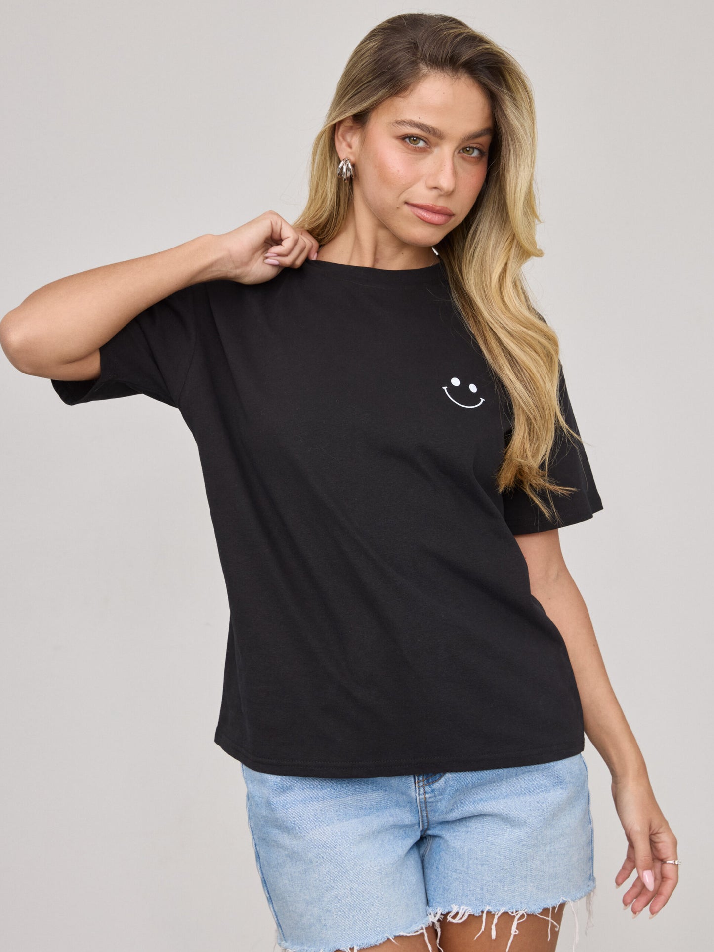 טישירט הדפס סמיילי הוליס | שחור