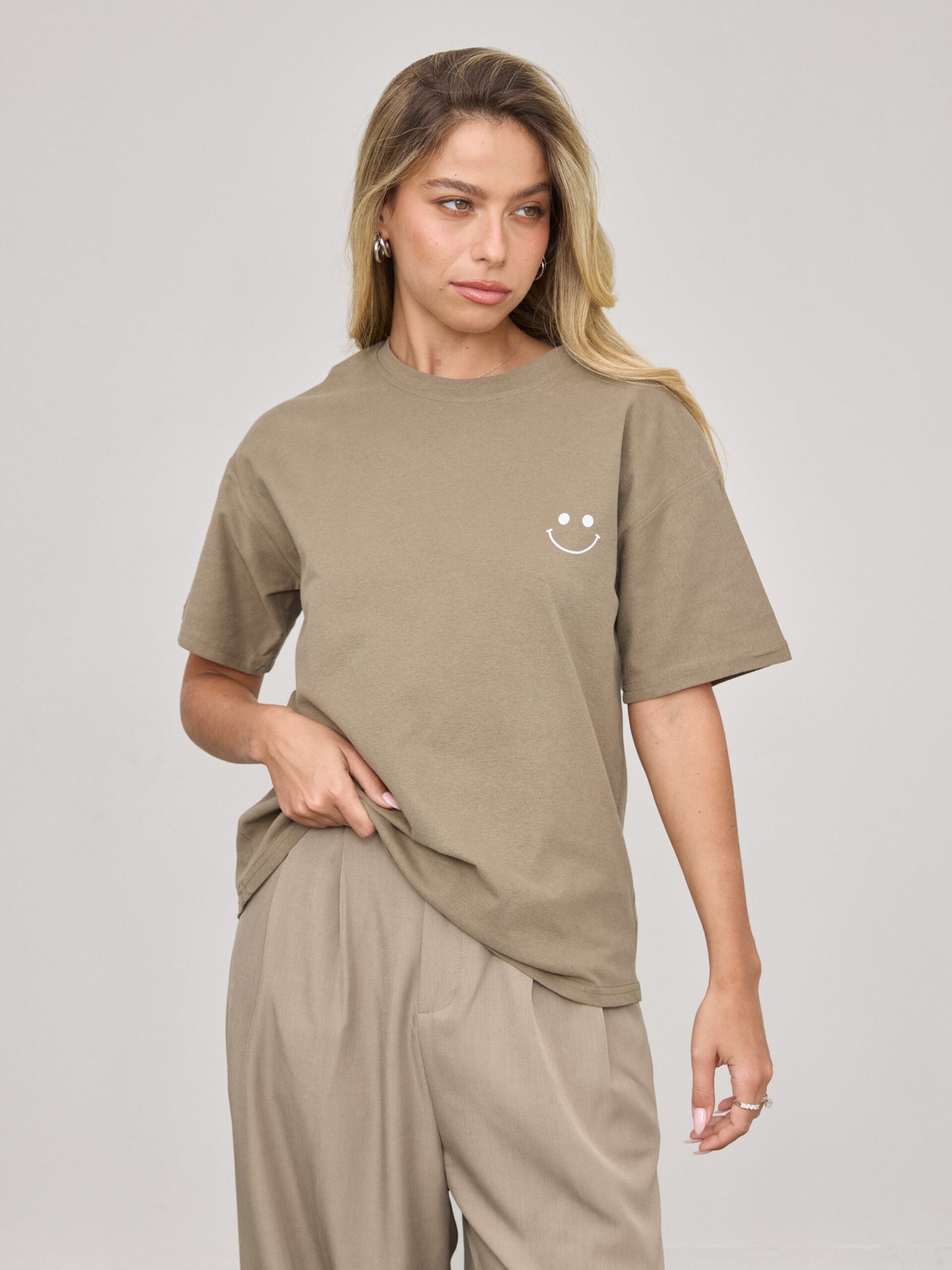 טישירט הדפס סמיילי הוליס | ירוק