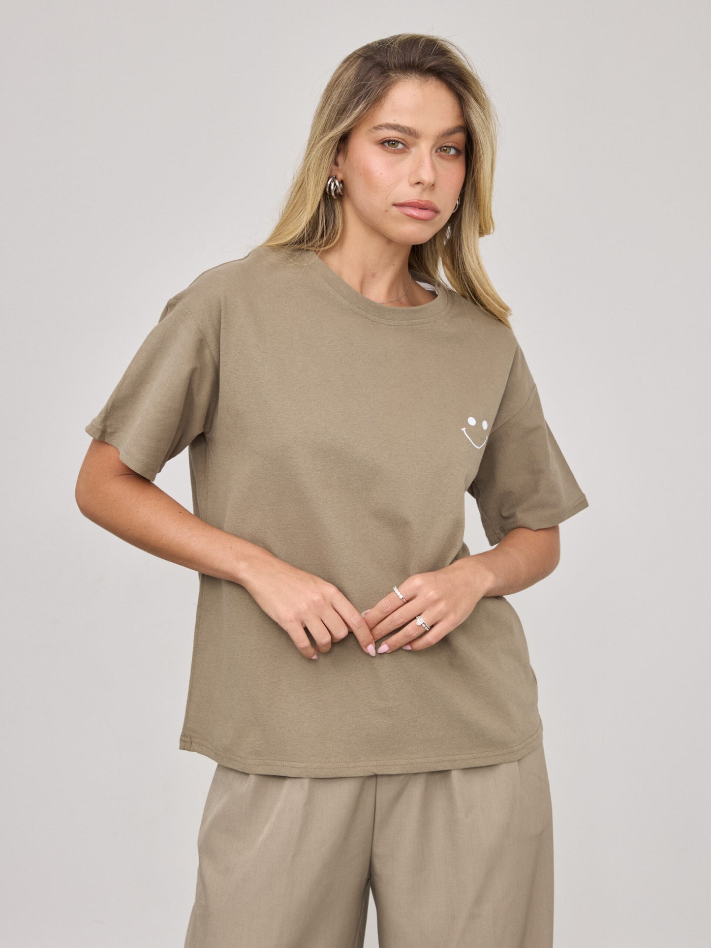 טישירט הדפס סמיילי הוליס | ירוק