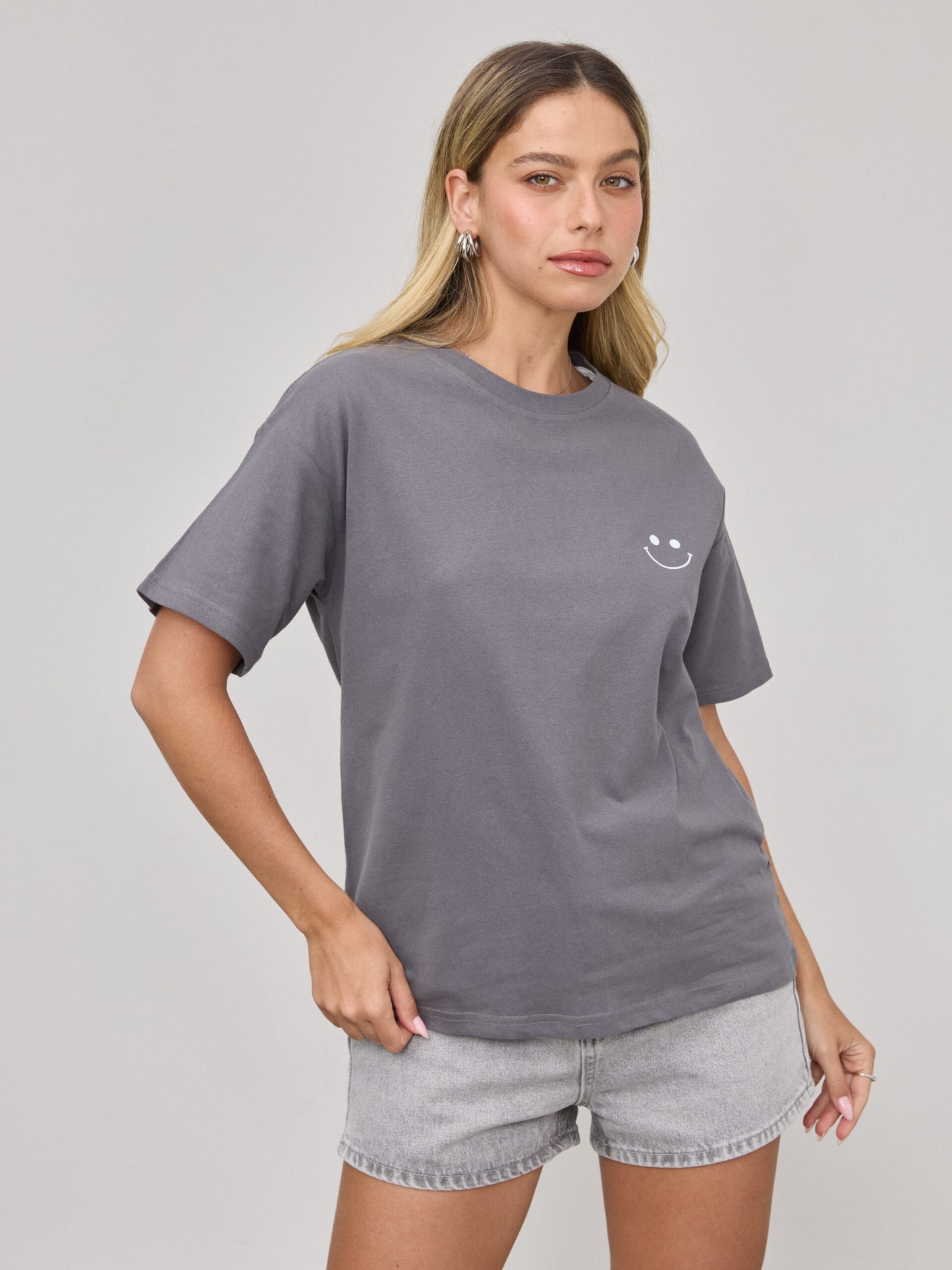 טישירט הדפס סמיילי הוליס | אפור