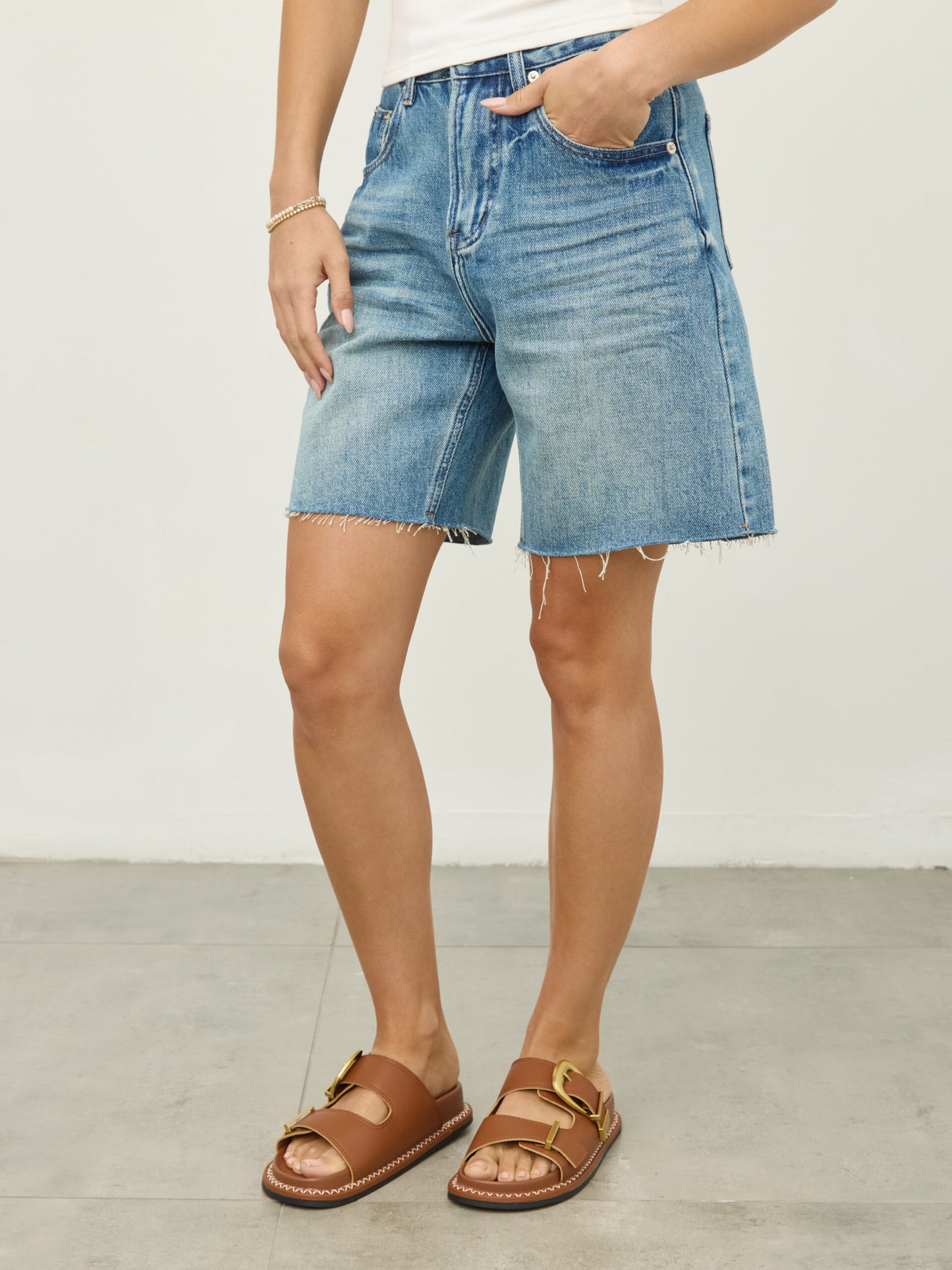 כפכפי רצועות אבזם זנדר | חום