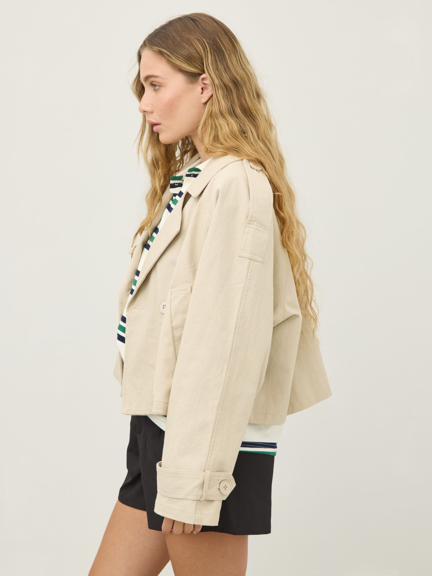 טראנץ' קרופ בראדי  | בז'