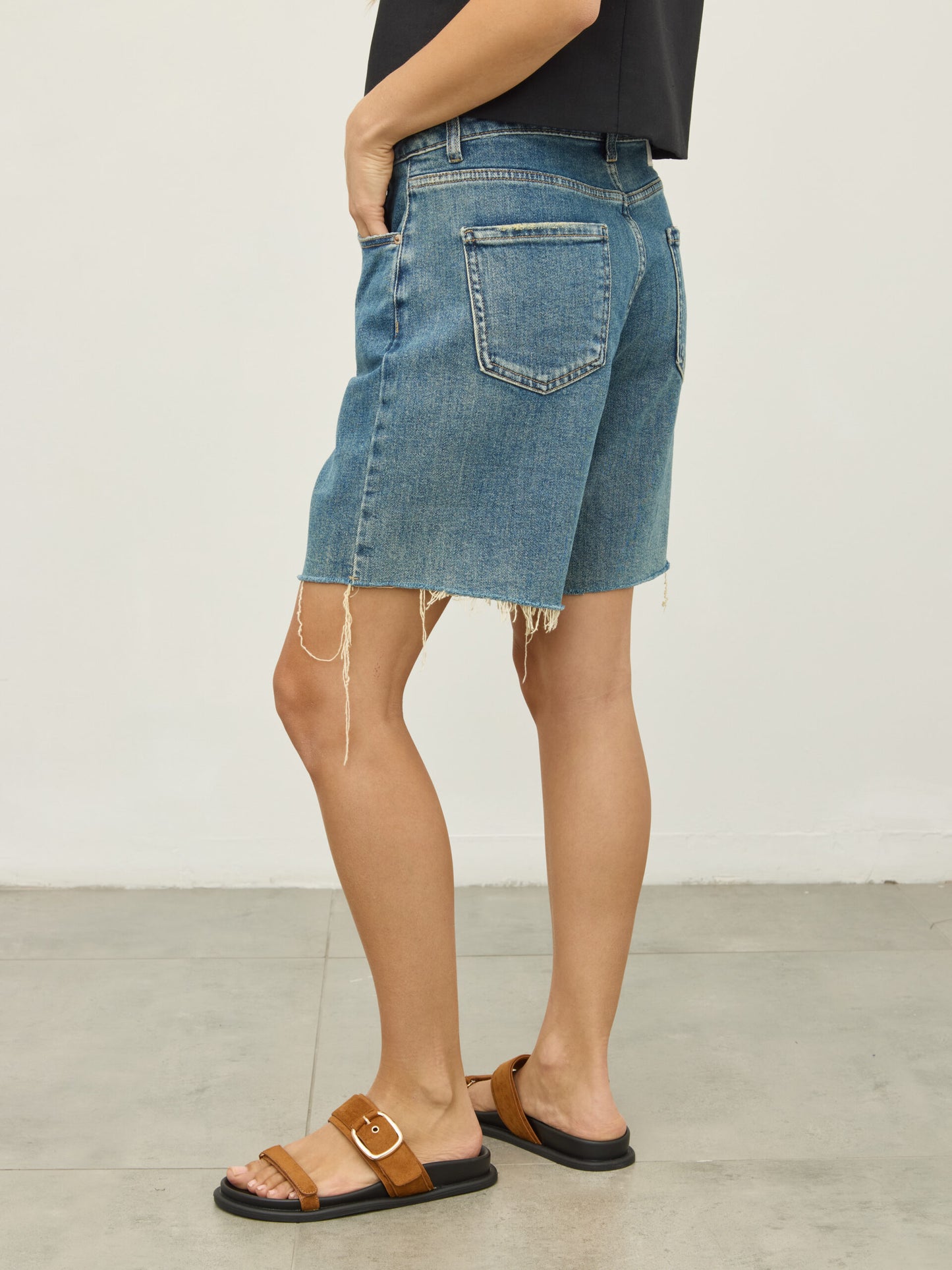 כפכפי רצועות דמוי זמש אלבה | קאמל