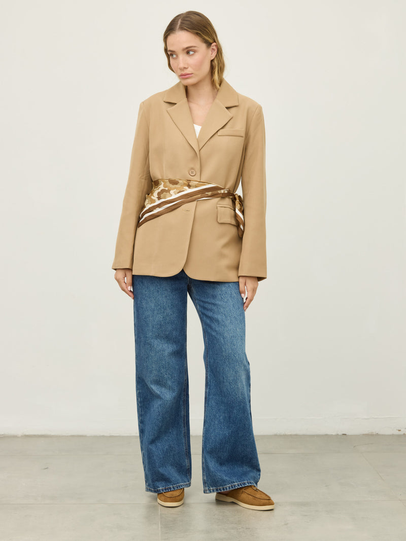 בלייזר מחוייט סיינה | בז'