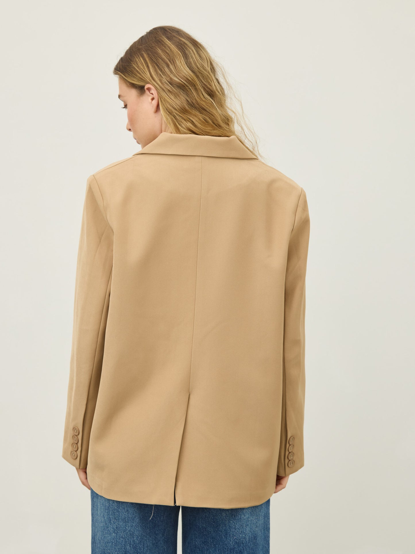 בלייזר מחוייט סיינה | בז'