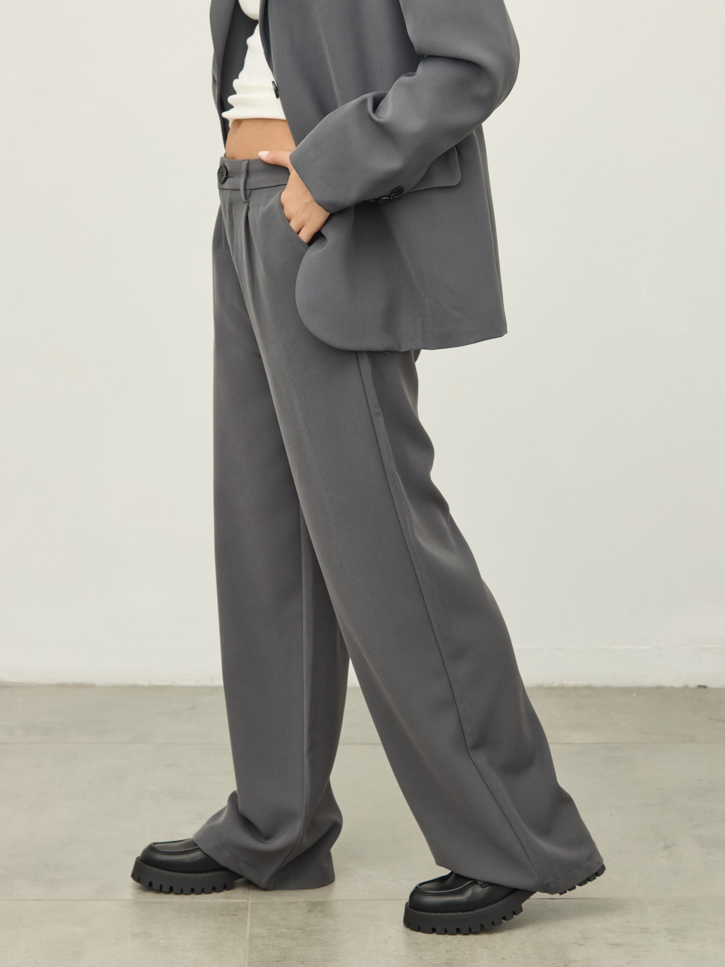 מכנסיים מחוייטים סיינה | אפור