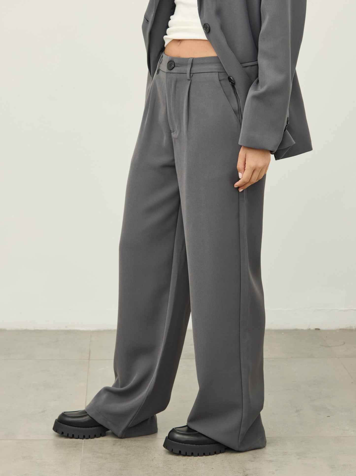 מכנסיים מחוייטים סיינה | אפור