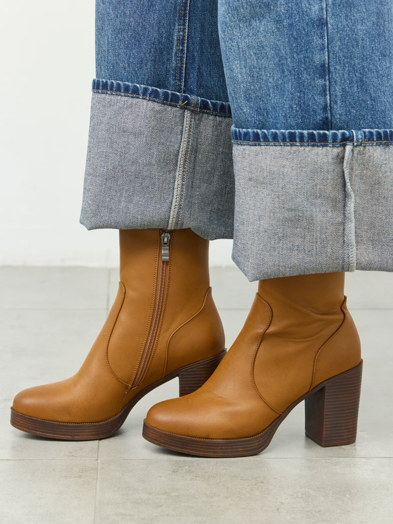 מגפוני עקב נרי | קאמל