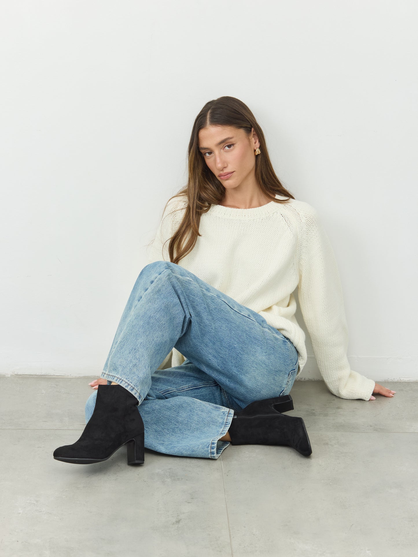 מגפוני עקב דמוי זמש אגתה | שחור