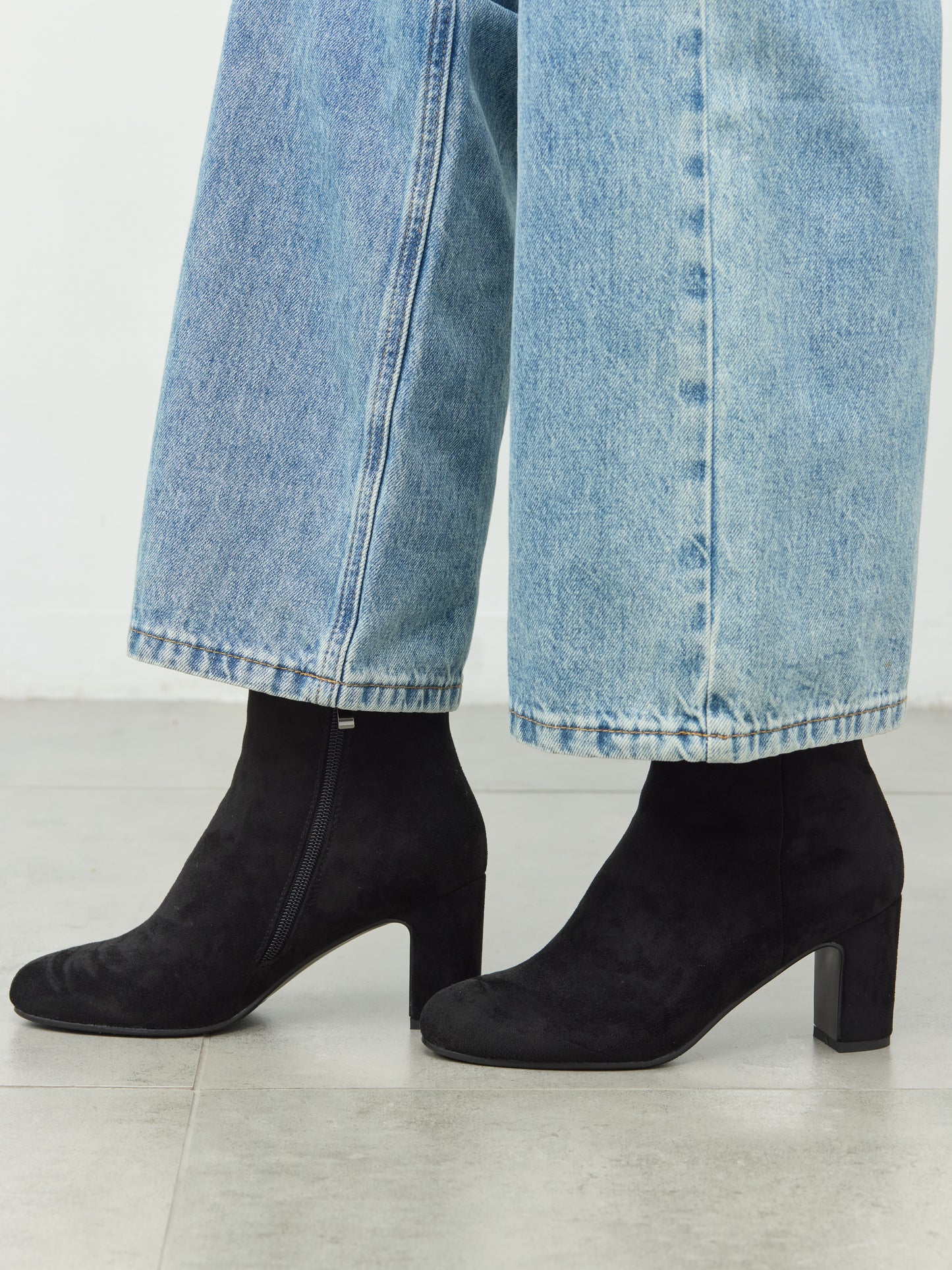 מגפוני עקב דמוי זמש אגתה | שחור