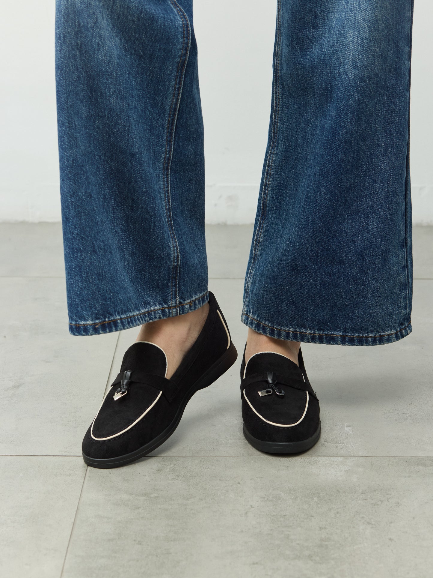 מוקסין דמוי זמש ארלו | שחור